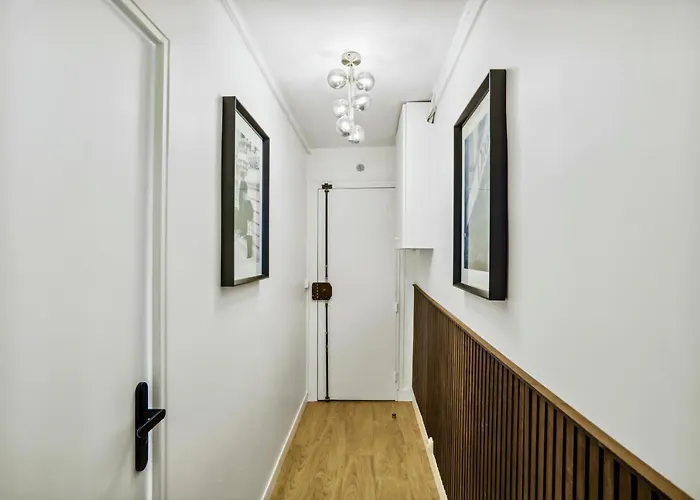 Apartman Beautiful 2bdr Near The Eiffel Tower Párizs