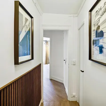 Апартаменты Beautiful 2bdr Near The Eiffel Tower *